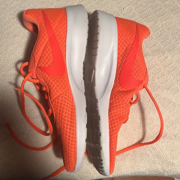 Women’s Nike Running Shoes - Picture 4 of 5